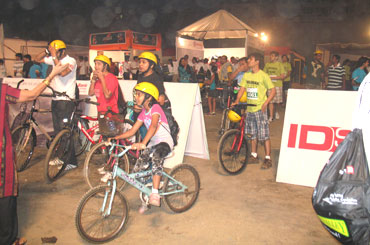 Participants enter the venue before the start of the race