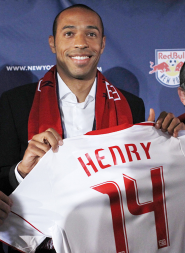 Thierry Henry recieves No. 14 jersey