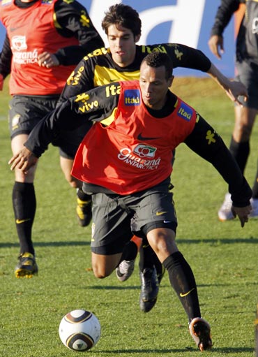 Luis Fabiano and Kaka during a practice session