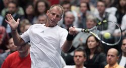 Thomas Muster in action against Andreas Haider-Maurer