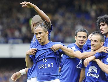 Everton players celebrate