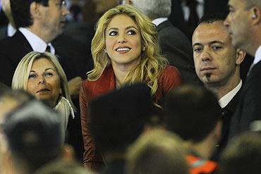 Shakira (centre) sits in the stands during the Copa del Rey Final between Real Madrid and Barcelona on Wednesday