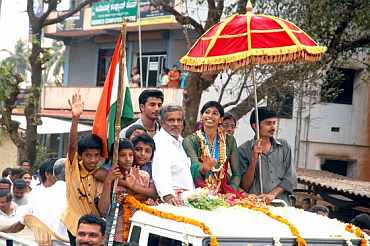 Ashwini Chidananda greeted at her home village after winning the Asian Games