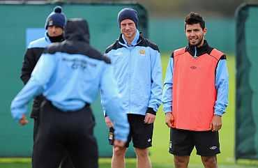 Sergio Augureo and Wayne Bridge during a training session