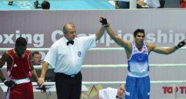 Manoj Kumar (right) being declared winner against Valentino Knowles