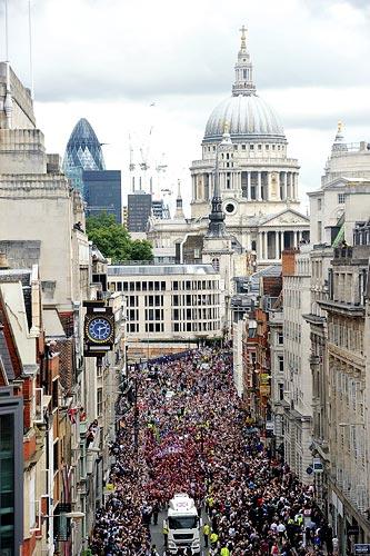 The London 2012 Victory Parade passes along Fleet Street in London