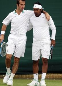 Paes-Stepanek lose in Montreal