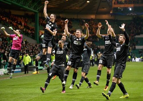 The Juventus players celebrate