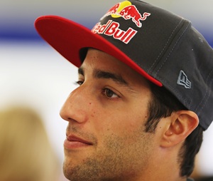 Webber tips Ricciardo to replace him at Red Bull