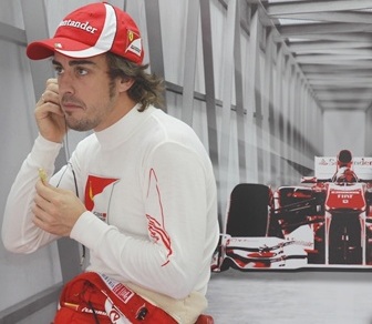 Ferrari boss rebukes Alonso for demanding 'someone else's car'