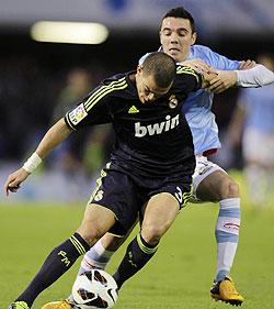 Celta Vigo's Iago Aspas (right)