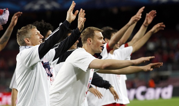 Bayern Munich's players celebrate