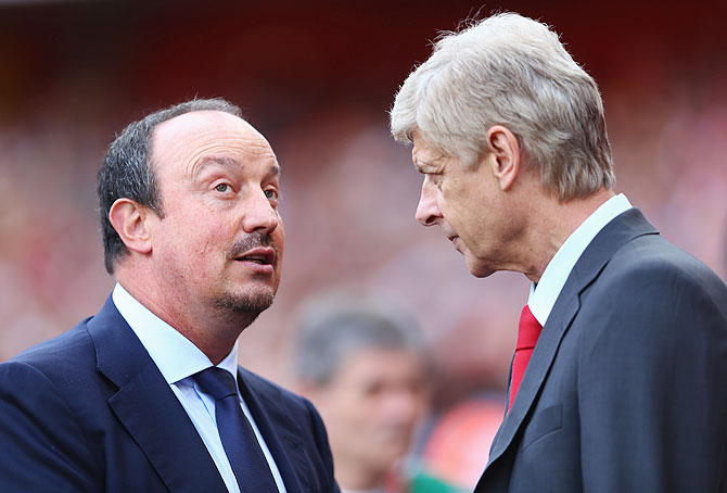 Napoli coach Rafa Benitez with Arsenal coach Arsene Wenger