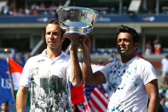 Leander Paes and Radek Stepanek lifts the US Open mens doubles title