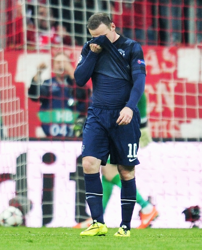 Wayne Rooney of Manchester United looks dejected