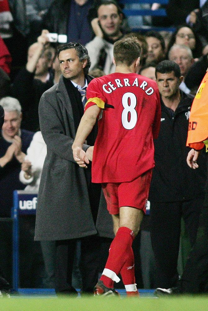 Chelsea manager Jose Mourinho shakes hands with Liverpool's Steven Gerrard at the end of their UEFA Champions League semi-final first leg match at Stamford Bridge on April 27, 2005 in London, England