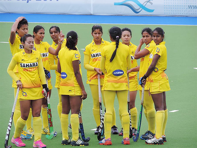 A dejected Indian women's hockey team after the match