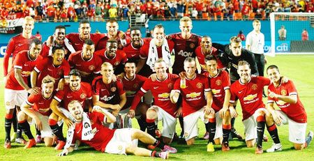 Manchester United pose for a photograph