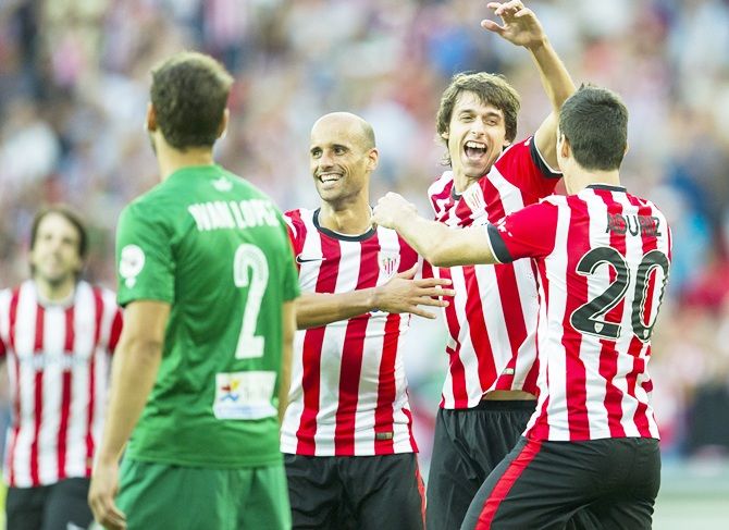 Ander Iturraspe of Athletic Club Bilbao celebrates after scoring during the La Liga   match against Levante UD at San Mames Stadium