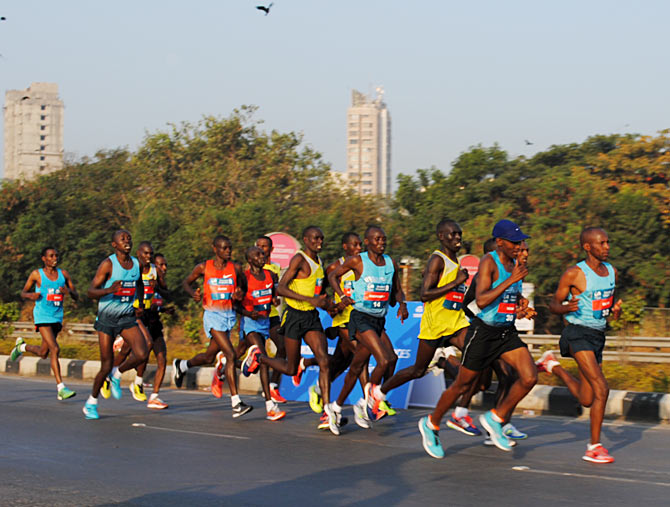 Elite runners near the half mark after the Bandra-Worli sea link