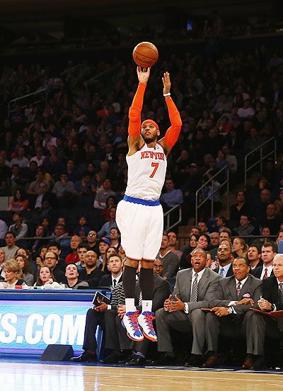 Carmelo Anthony #7 of the New York Knicks shoots to score