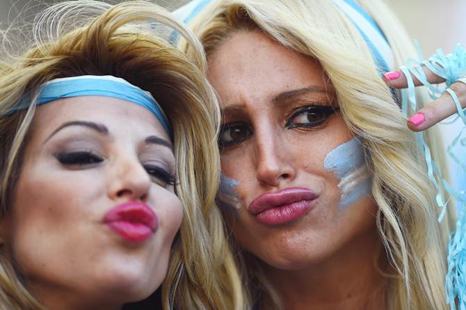 Argentina fans enjoy the atmosphere ahead of the World Cup final