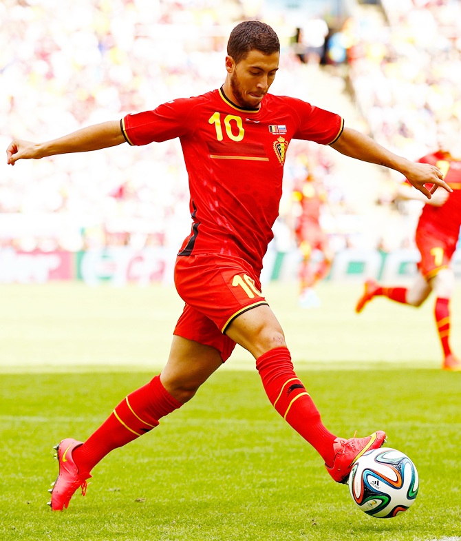 Eden Hazard of Belgium controls the ball during the Group H match against Russia at Maracana