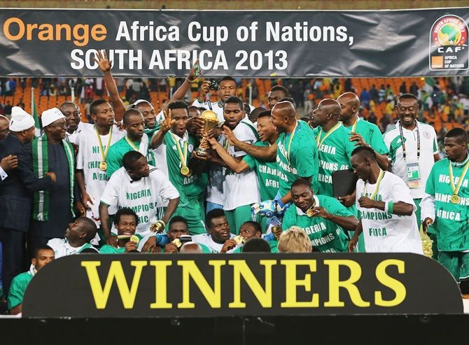 Joseph Yobo and team mates celebrate with the trophy after winning the 2013 Africa Cup of   Nations