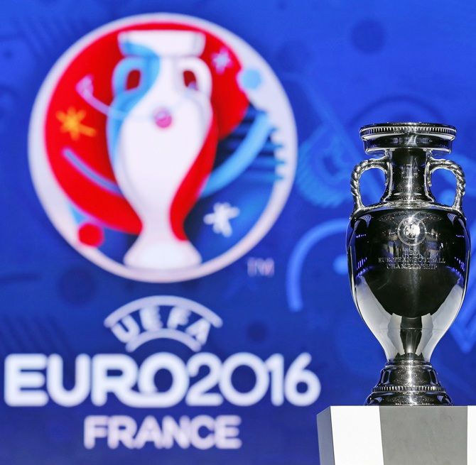 The trophy of the Euro 2016