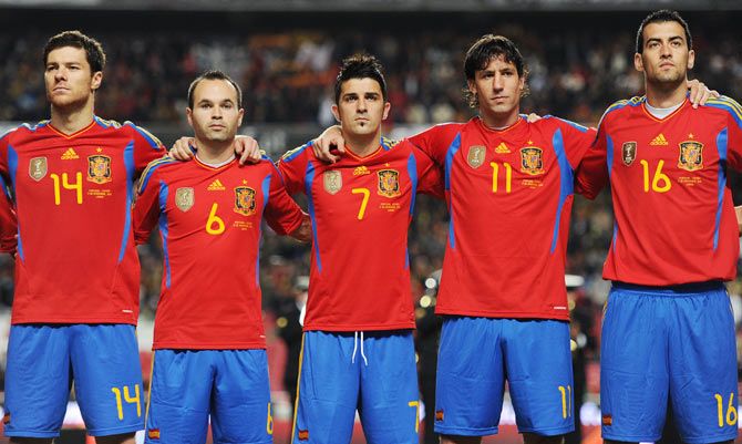 (Left-Right) Xabi Alonso, Andres Iniesta, David Villa, Joan Capdevila and Sergio Busquets of Spain