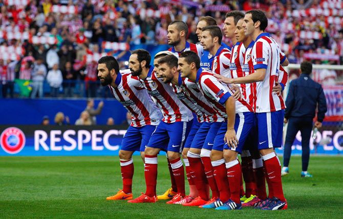 Atletico de Madrid pose for a team photo during the UEFA Champions League first leg quarter-final against Real Madrid