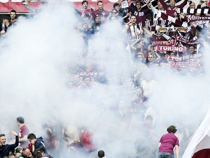  Torino's supporters look on 