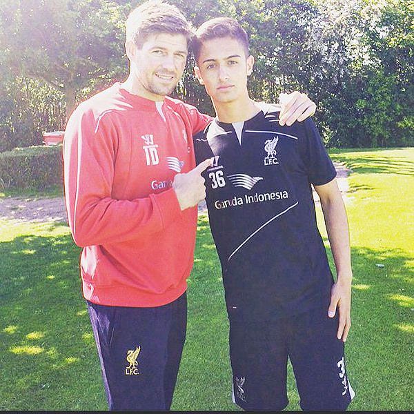 Yan Dhanda (right) with Steven Gerrard