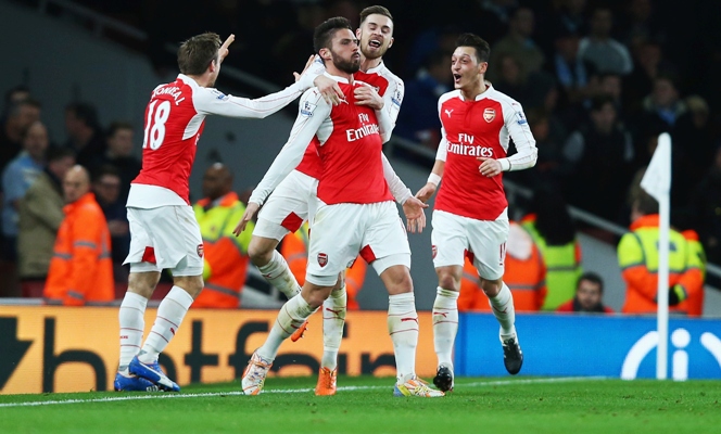 Olivier Giroud of Arsenal celebrates scoring his team's second goal 