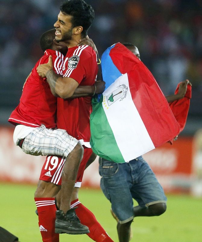 Equatorial Guinea fans celebrate