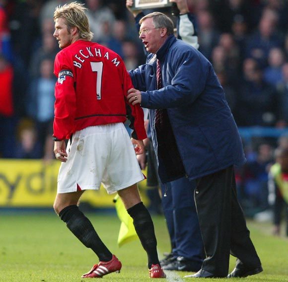 Alex Ferguson gives instructions to David Beckham