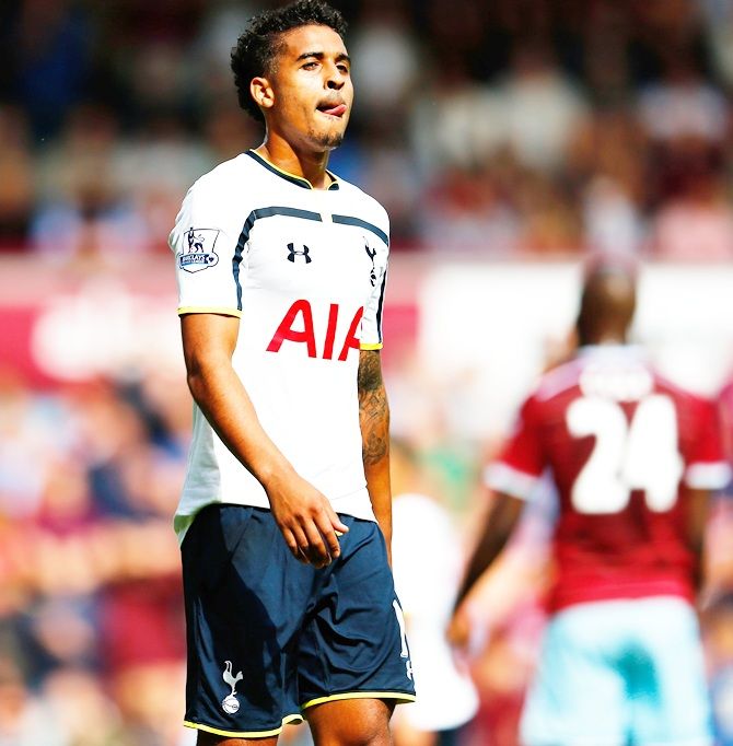 A dejected Kyle Naughton of Spurs 