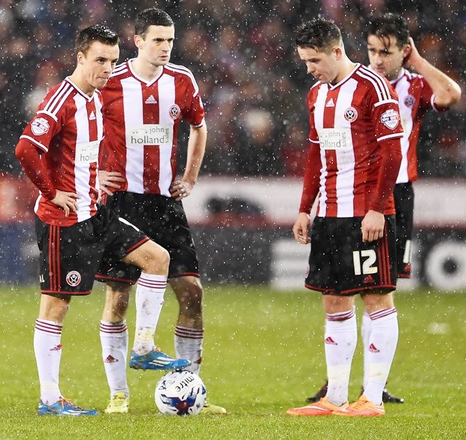 Sheffield United players look dejected