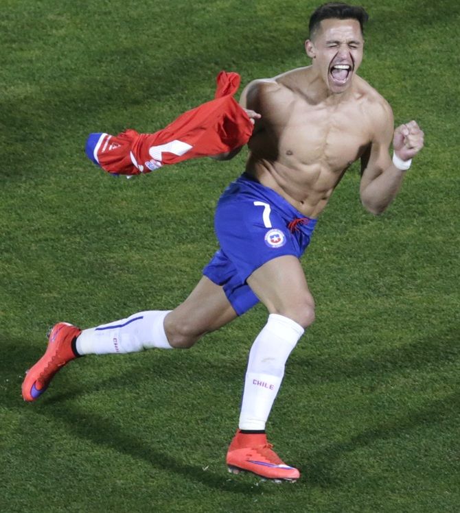 Chile's Alexis Sanchez celebrates