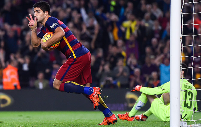 Luis Suarez of FC Barcelona celebrates after scoring 