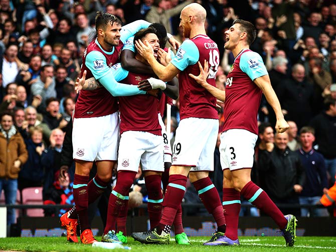 Mauro Zarate (second left) of West Ham United celebrates 