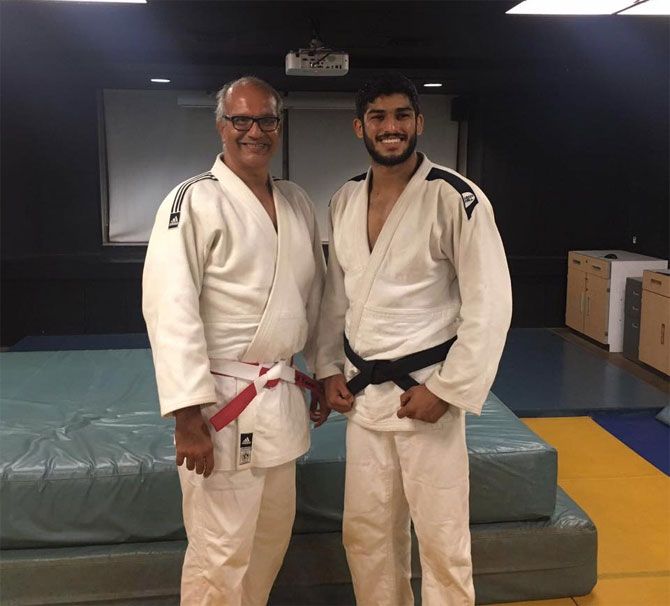 Avtar Singh (right) with India's veteran judoka Cawas Billimoria
