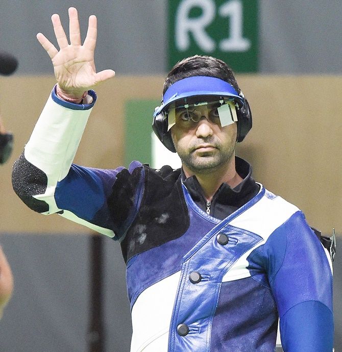 Abhinav Bindra waves to the crowd after bowing out of the 10m Air Rifle final at the 2016 Olympics in Rio de Janeiro