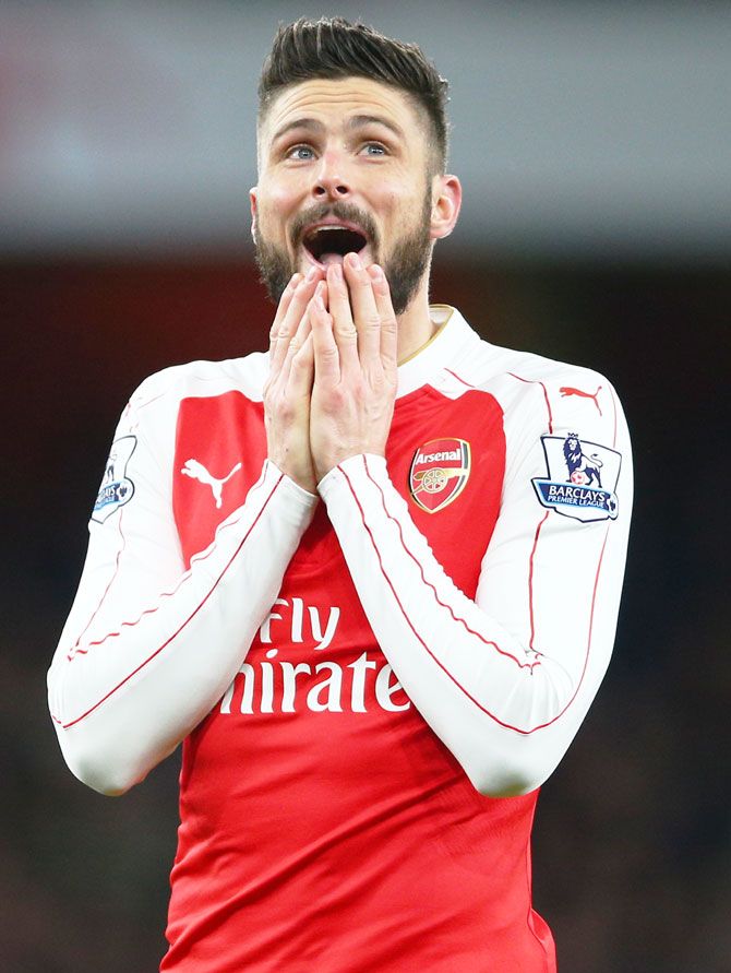Arsenal's Olivier Giroud reacts in frustration during the Barclays Premier League match against Southampton at the Emirates Stadium in London on Tuesday