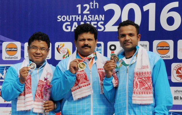 Gold medal winner Samaresh Jung (centre), silver winner Pemba Tamang (left), and bronze medalist Vijay Kumar 