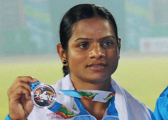 India's Dutee Chand with her silver medal 