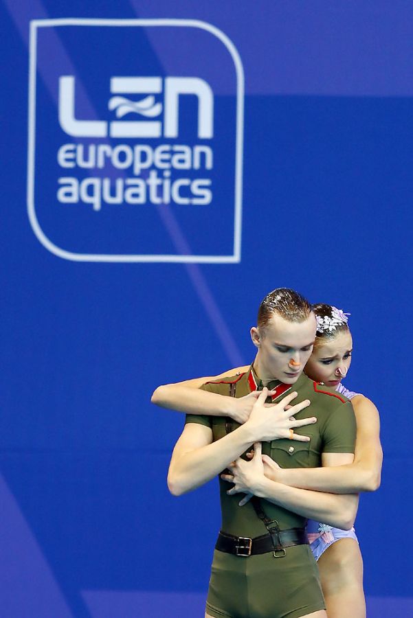 Aleksandr Maltsev and Mikhaela Kalancha of Russia compete in the Duet Mixed Technichal Final on May 13