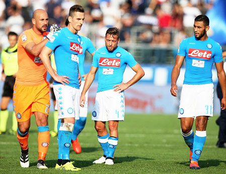 Players of Napoli show their dejection during the Serie A match against Atalanta BC at Stadio Atleti Azzurri d'Italia in Bergamo, Italy, on Sunday
