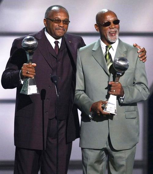 John Carlos (right) and Tommie Smith (left) receive their "Arthur Ashe Courage Awards" at the 2008 ESPY Awards in Los Angeles, California July 16, 2008