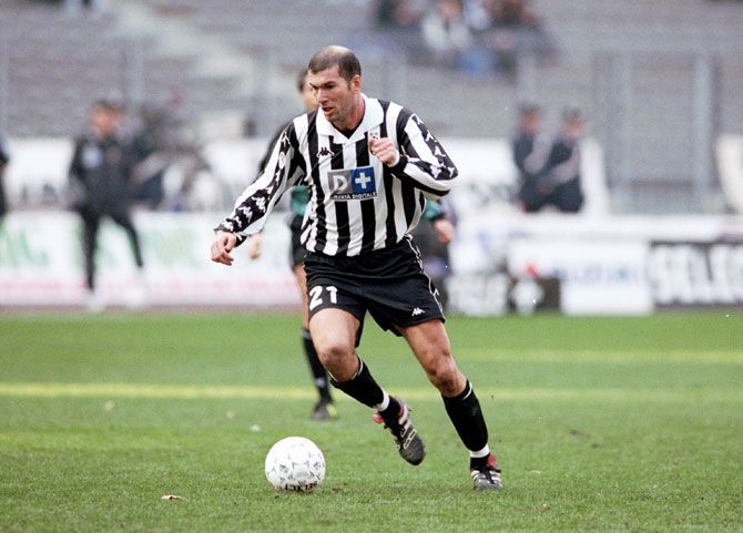 Zinedine Zidane in Juventus colours in Feb 2000
